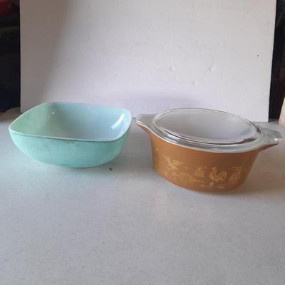 Pyrex > EARLY AMERICAN Gold on Brown Handled Casserole with lid and Pyrex Turquoise Chip Square Bowl