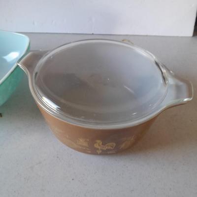 Pyrex > EARLY AMERICAN Gold on Brown Handled Casserole with lid and Pyrex Turquoise Chip Square Bowl