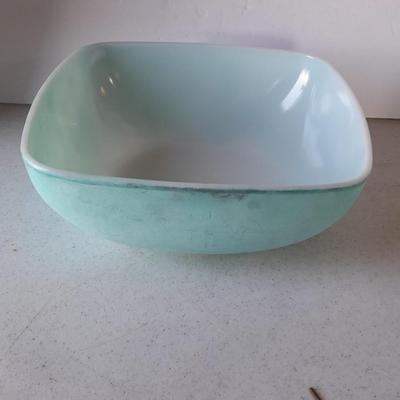 Pyrex > EARLY AMERICAN Gold on Brown Handled Casserole with lid and Pyrex Turquoise Chip Square Bowl