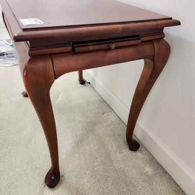 Solid Wood Queen Anne Style Tea Table with Pull outs 28x18x24H