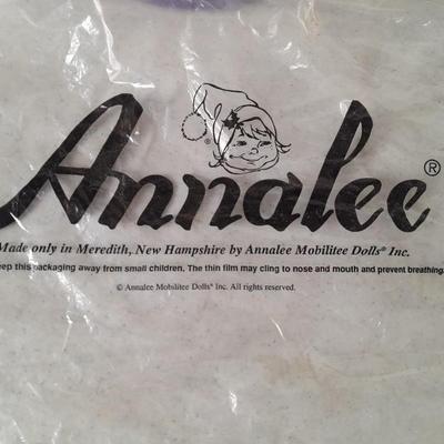 Annalee collectible doll, Annalee doll society Logo kid 1999-2000
