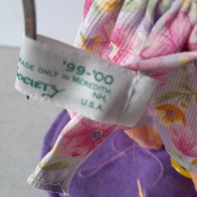 Annalee collectible doll, Annalee doll society Logo kid 1999-2000