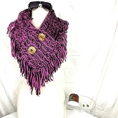 186 Pink and Black Knit Scarf with Peacock Jewelry and Black Sunglasses