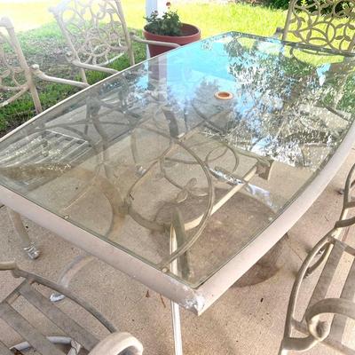 HAMPTON BAY Outdoor Table & 6 Chairs