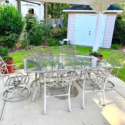 HAMPTON BAY Outdoor Table & 6 Chairs