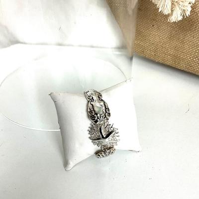 208 Nautical Beach Bag with Crab Silvertone Necklace Earring Set and Sea Themed Bracelet