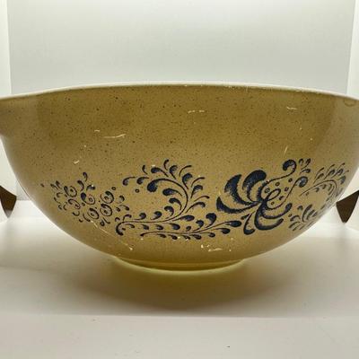 Set of 3 Pyrex Mixing Bowls