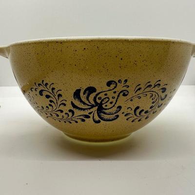 Set of 3 Pyrex Mixing Bowls