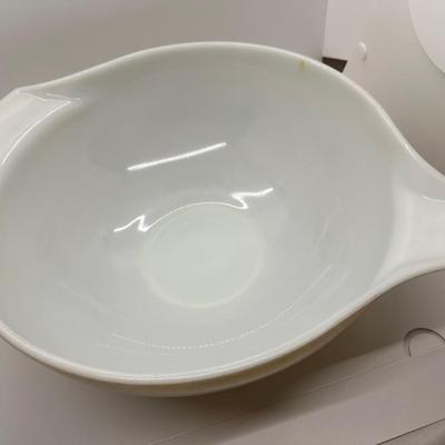 Set of 3 Pyrex Mixing Bowls