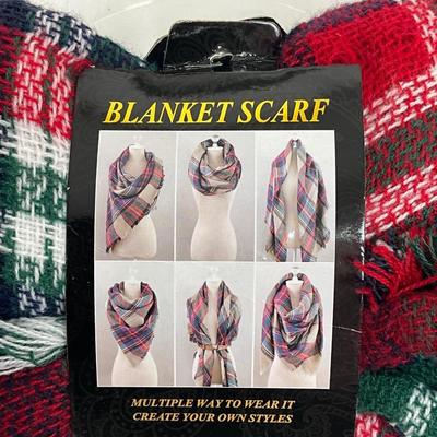 218 Plaid Blanket Scarf with Pearl Necklace and Bracelet