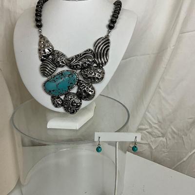 219 Leopard Scarf with Turquoise Colored Silvertone Necklace and Earring Set