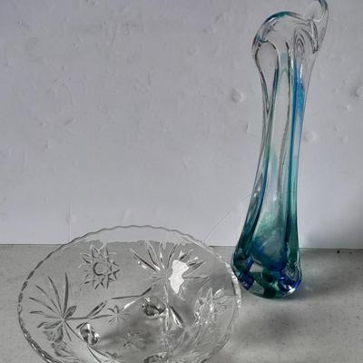 Beautiful Vintage Blue and clear swung / blown glass bud vase with Anchor Hocking three toed dish