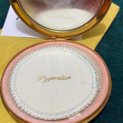 Vintage Queen Elizabeth Compact