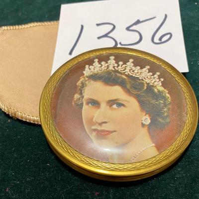 Vintage Queen Elizabeth Compact