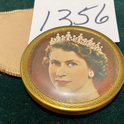 Vintage Queen Elizabeth Compact
