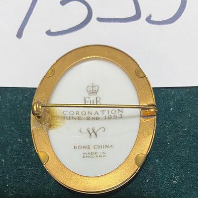 Vintage Queen Elizabeth 1953 Coronation   Pin