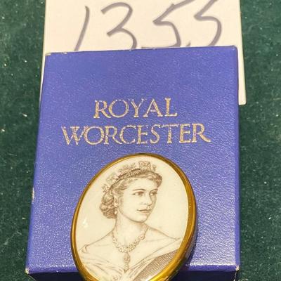 Vintage Queen Elizabeth 1953 Coronation   Pin