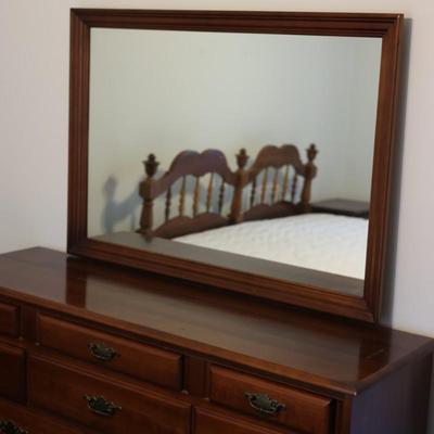 (10) Drawer Dresser With Mirror - Great Condition