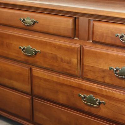 (10) Drawer Dresser With Mirror - Great Condition