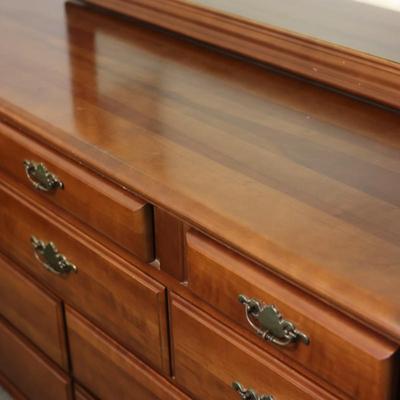 (10) Drawer Dresser With Mirror - Great Condition
