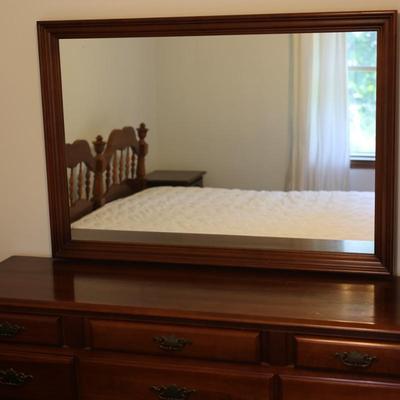 (10) Drawer Dresser With Mirror - Great Condition