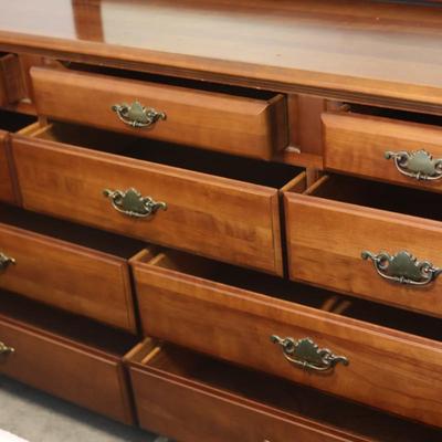 (10) Drawer Dresser With Mirror - Great Condition