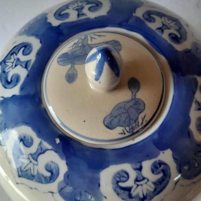 Large, 12" lidded Ginger jar