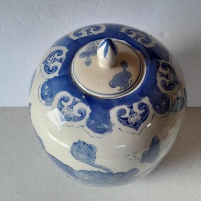 Large, 12" lidded Ginger jar