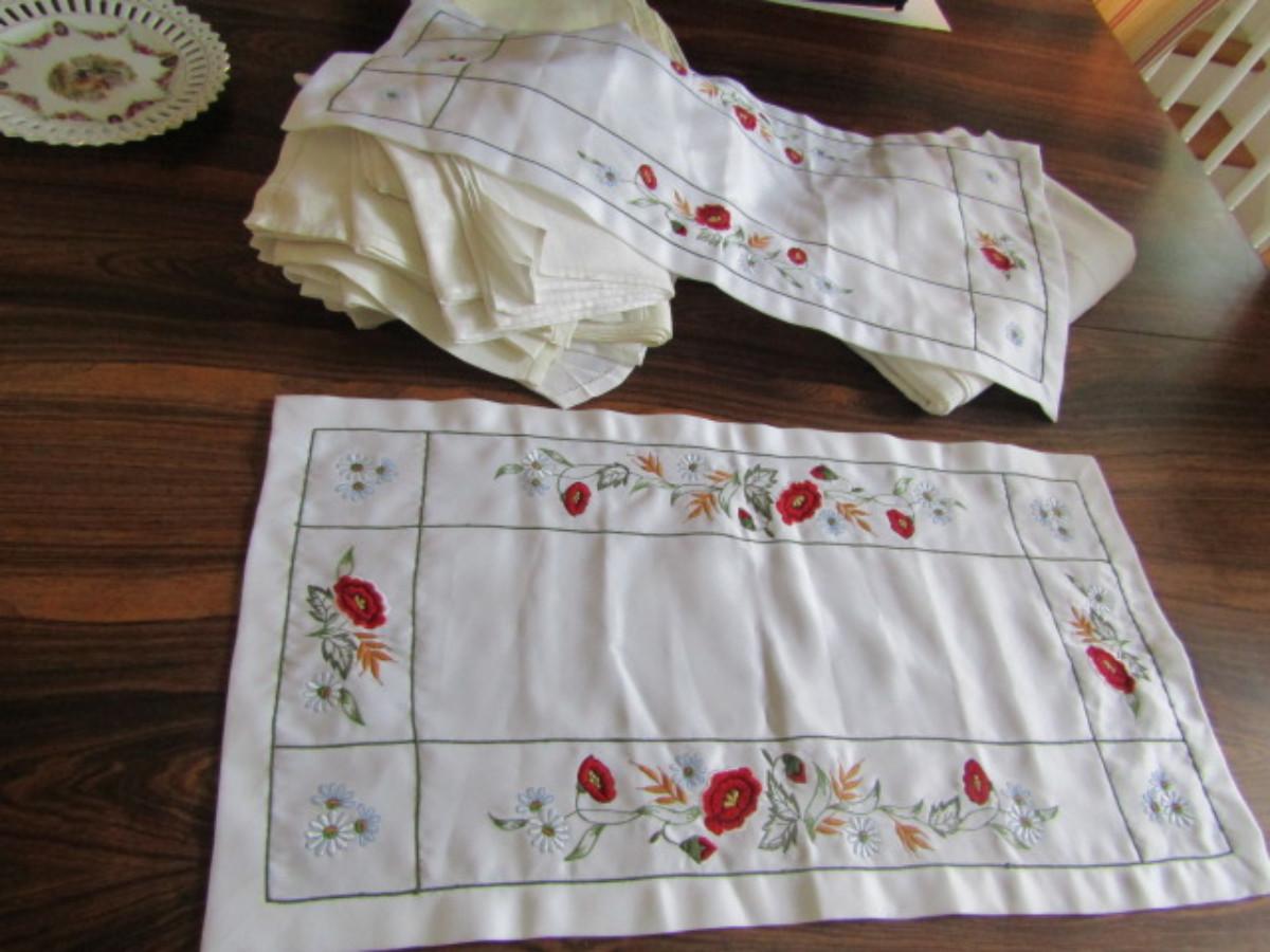 Collection of Assorted Table Linens Placemats and Napkins