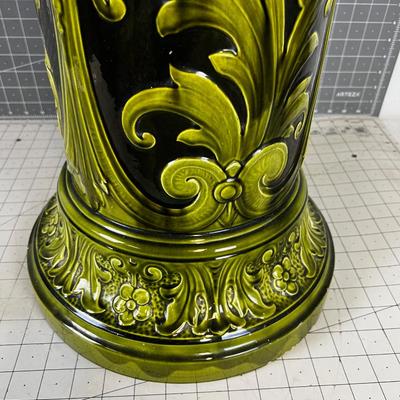 LEEDS Art Green & Black  Toned Pottery No. 362 ANTIQUE Pedestal 