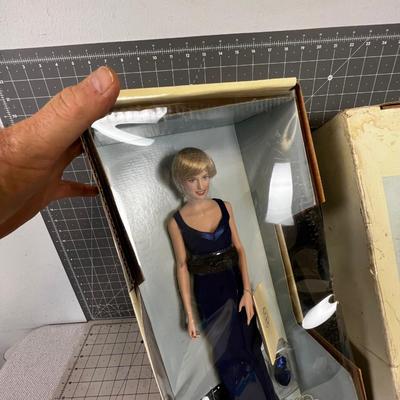 Diana Princess of Wales Dolls, COLLECTOR 