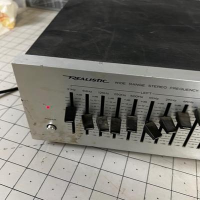 REALISTIC Equalizer 