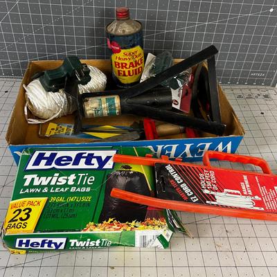 Garage Lot: Jack Stand, Twine, Garbage Bags 