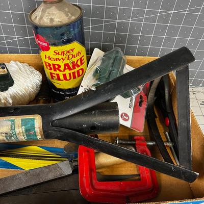 Garage Lot: Jack Stand, Twine, Garbage Bags 