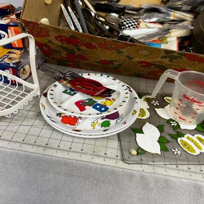 Super Lot of Kitchen Items 