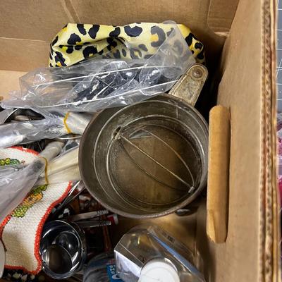 Super Lot of Kitchen Items 