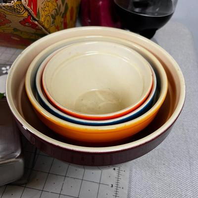 Super Lot of Kitchen Items 