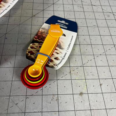 NEW Sets of Measuring Cups and Spoons 
