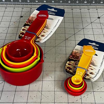 NEW Sets of Measuring Cups and Spoons 