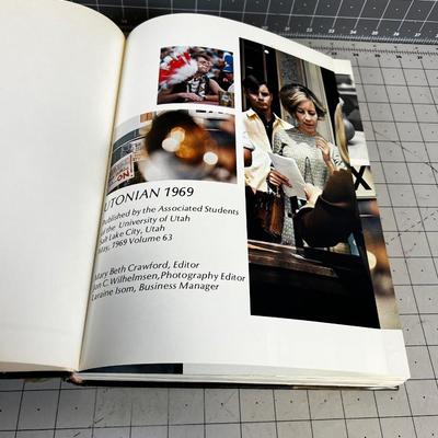 1969 Utonian Year Book 