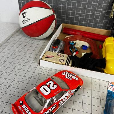 Mixed lot of TOYS: Ball, RC Car, Robot 