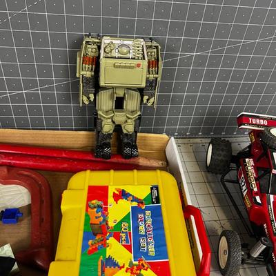 Mixed lot of TOYS: Ball, RC Car, Robot 