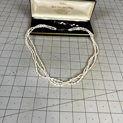 Sophisticated Fresh Water Pearl Set of Necklace and Earrings
