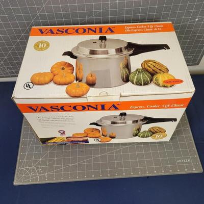 VASCONIA Express Cooker 8-Quart NEW In the Box