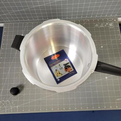VASCONIA Express Cooker 8-Quart NEW In the Box
