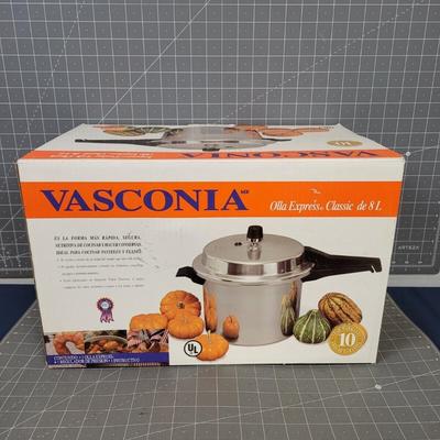 VASCONIA Express Cooker 8-Quart NEW In the Box