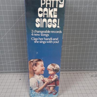  Vintage 1978 "PATTY CAKE SINGS!" Vogue Dolls w/ Original Box