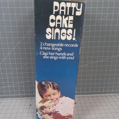  Vintage 1978 "PATTY CAKE SINGS!" Vogue Dolls w/ Original Box