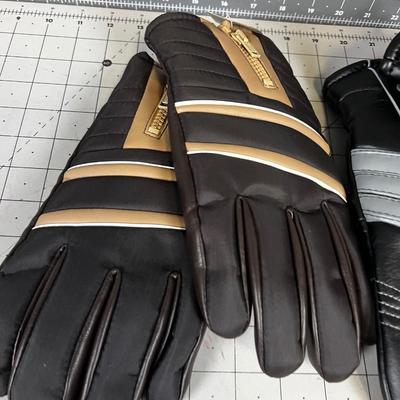 Lot of Vintage Winter Gloves 