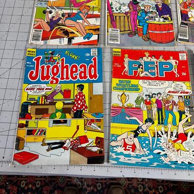 (9) ARCHIE Comics